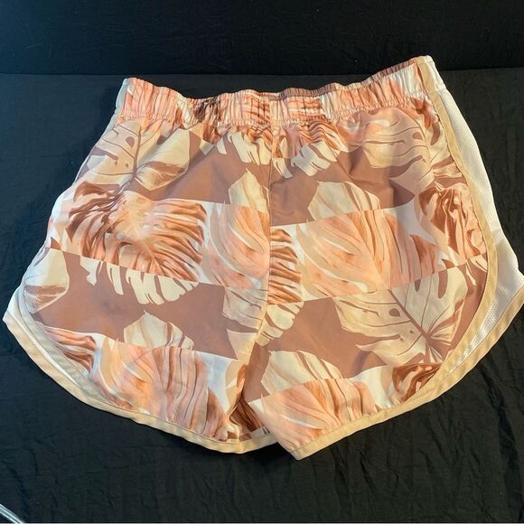 Women's Nike Dri-Fit Tempo Running Shorts w/ Palm/Tropical Pink Cream - Picture 2 of 6